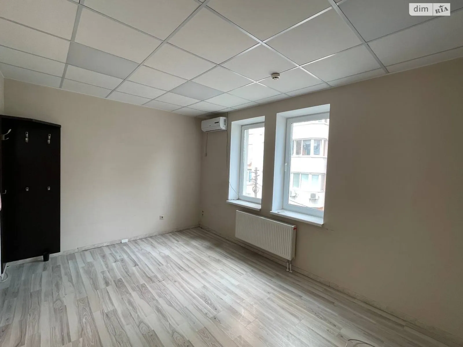Здається в оренду офіс 17.7 кв. м в бізнес-центрі, цена: 6107 грн - фото 1