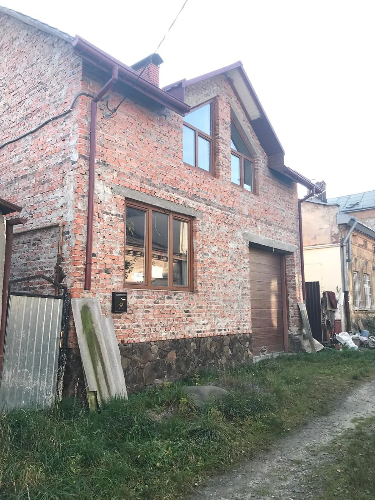 Продается дом на 2 этажа 200 кв. м с бассейном, цена: 148000 $ - фото 1