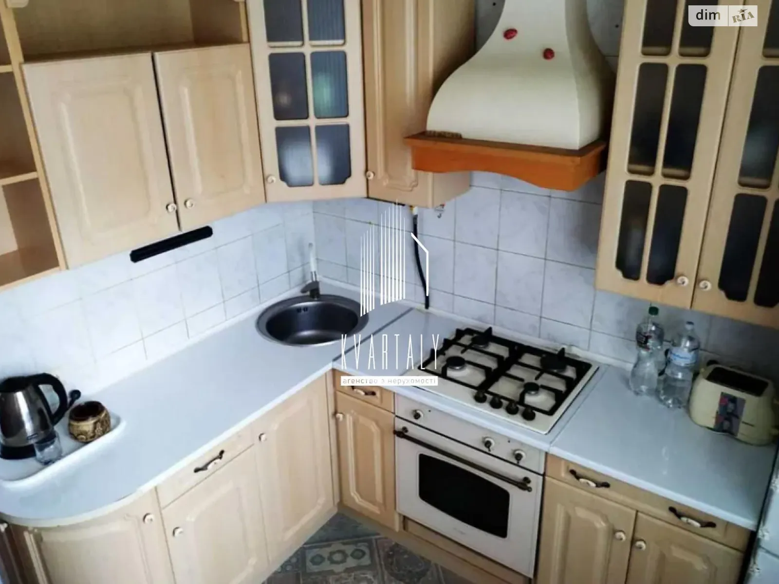 Продается 3-комнатная квартира 80 кв. м в Киеве, пл. Севастопольская, 13 - фото 1