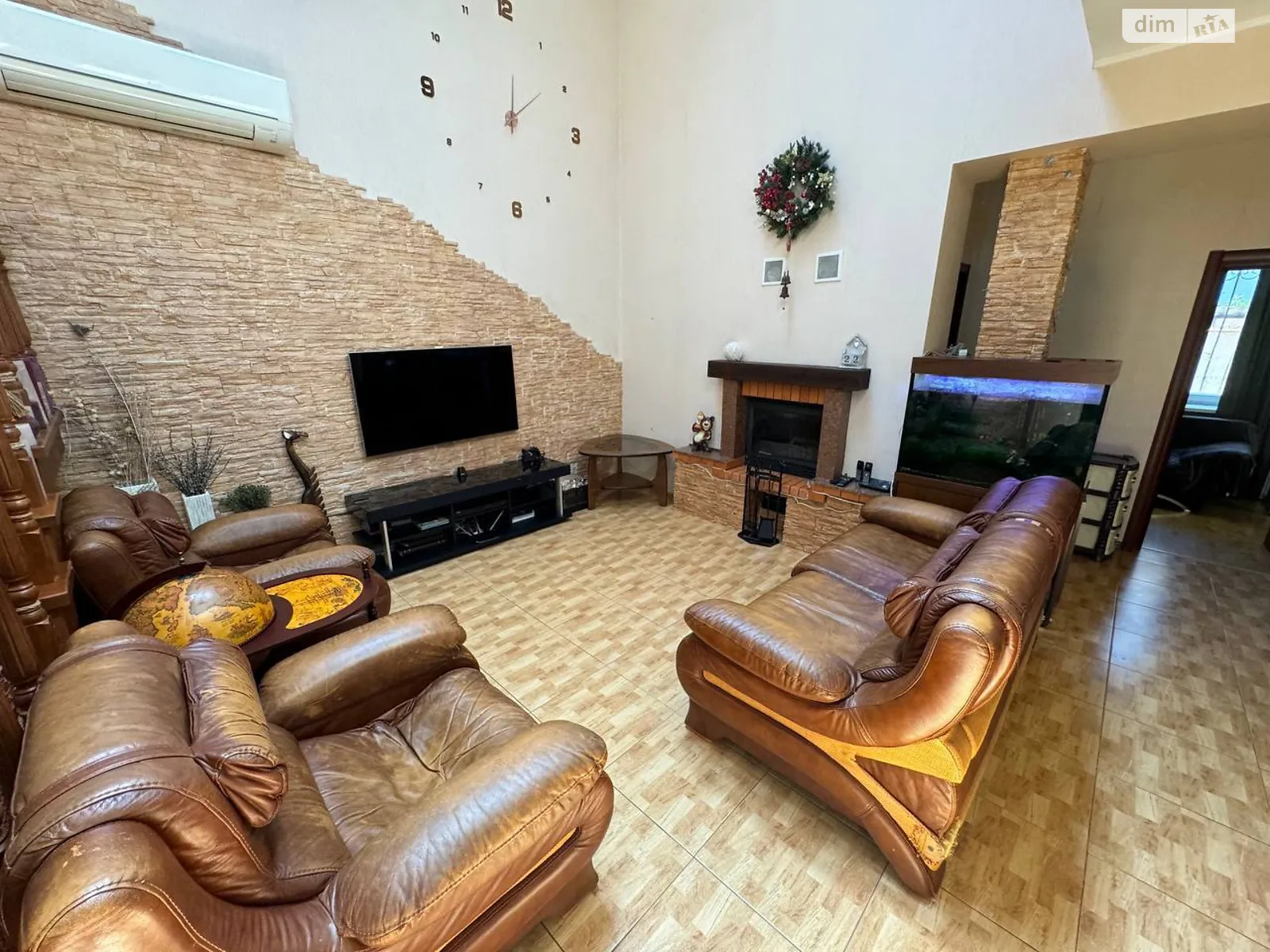 Продается дом на 2 этажа 200 кв. м с террасой, цена: 270000 $ - фото 1