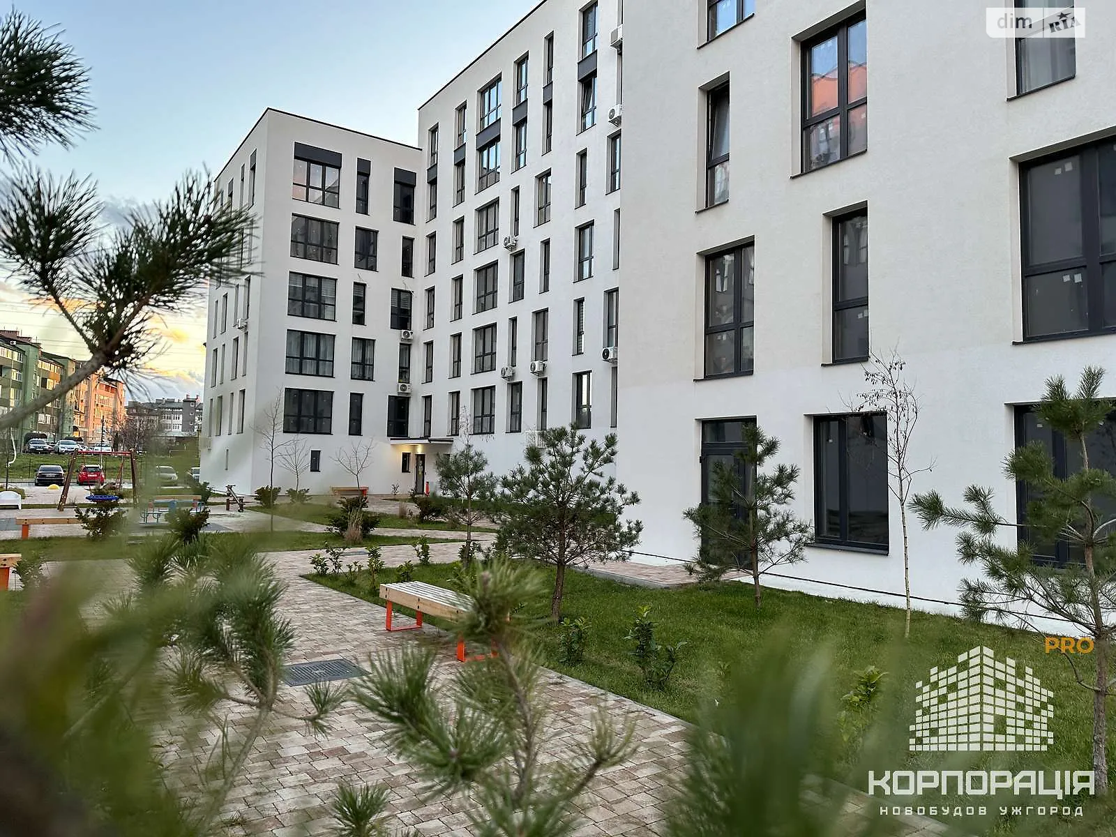 Продається 2-кімнатна квартира 61.29 кв. м у Минаї, вул. Августина Волошина, 2 - фото 1