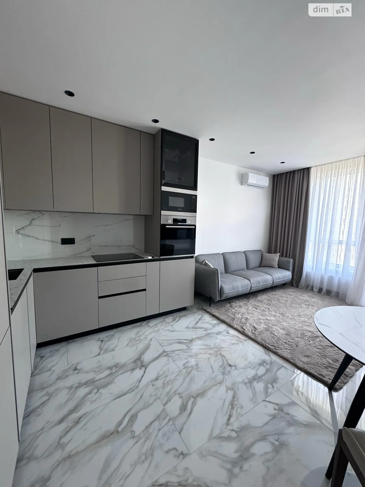 Продається 1-кімнатна квартира 52 кв. м у Києві, вул. Зарічна, 3А - фото 1