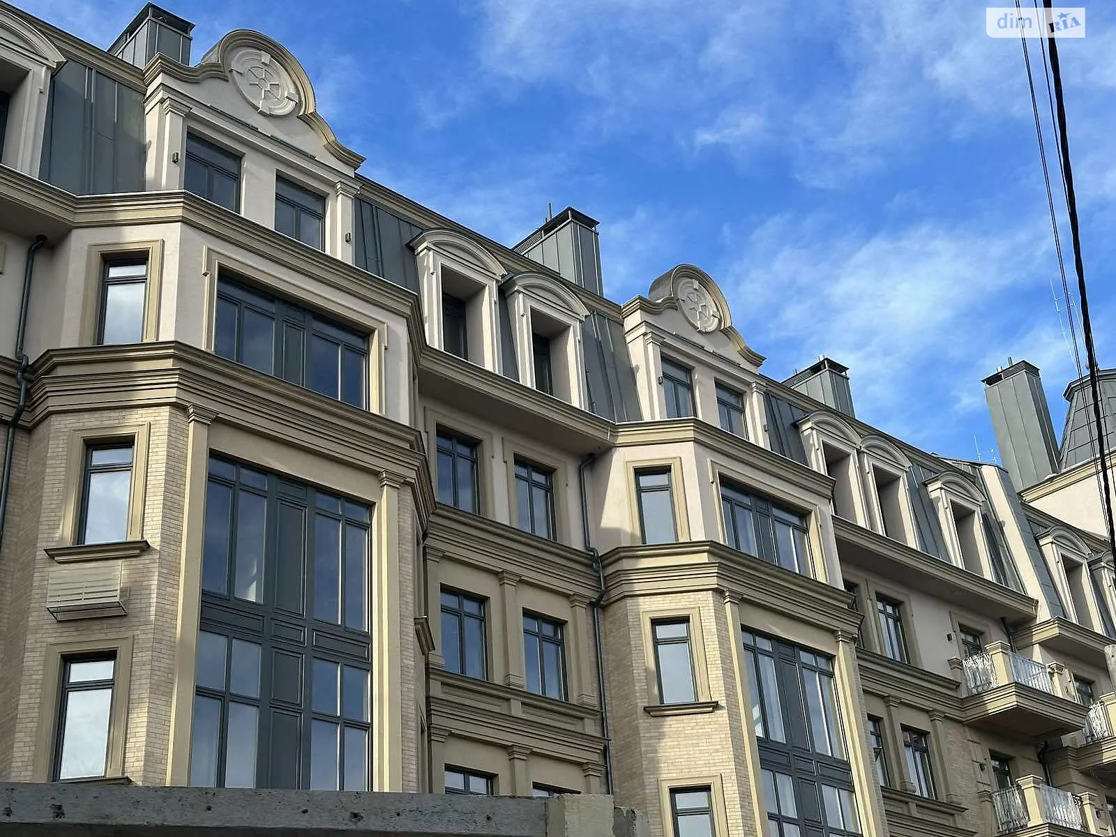 Продается 3-комнатная квартира 101.7 кв. м в Одессе, Фонтанская дор., 62К - фото 1