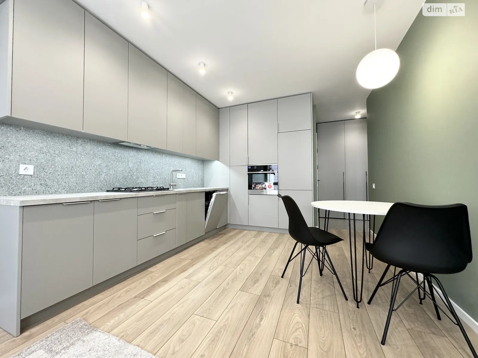 Продается 1-комнатная квартира 47 кв. м в Ровно, ул. Николая Боголюбова, 3А - фото 1