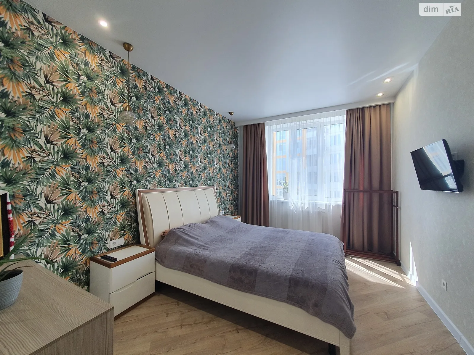 Продається 2-кімнатна квартира 70.2 кв. м у Одесі, просп. Гагаріна, 19Б - фото 1