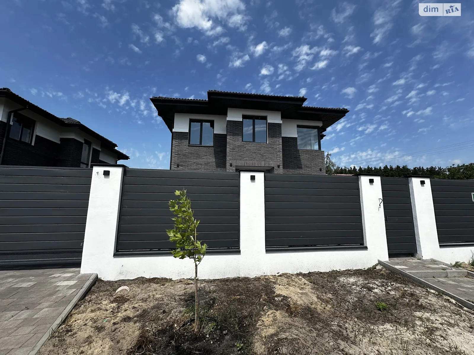 Продається будинок 2 поверховий 175 кв. м з каміном, цена: 165000 $ - фото 1