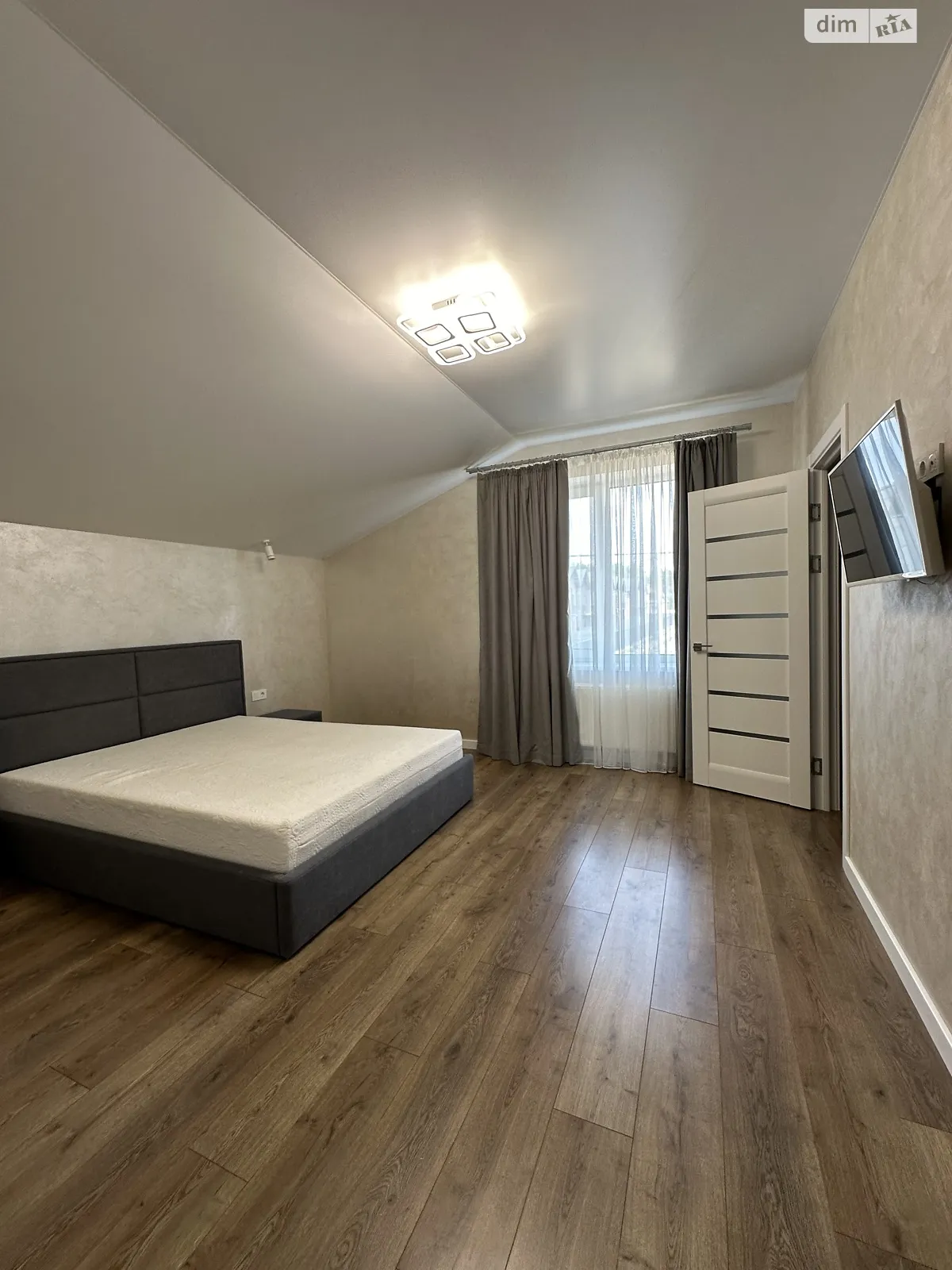 Продается часть дома 120 кв. м с бассейном, цена: 135000 $ - фото 1