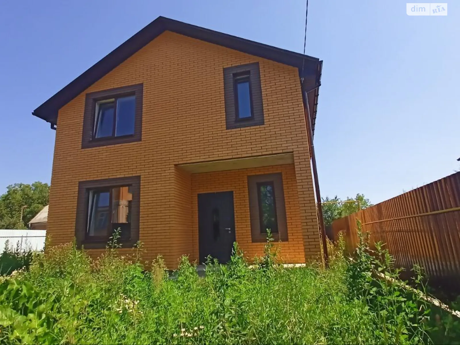 Продается дом на 2 этажа 120 кв. м с садом, цена: 88000 $ - фото 1