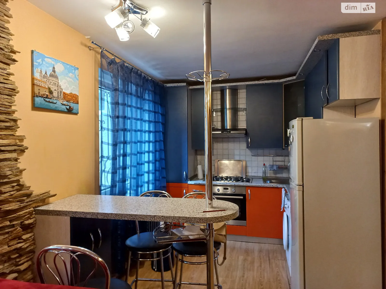 Продается 4-комнатная квартира 80 кв. м в Одессе, ул. Академика Королева, 94 - фото 1