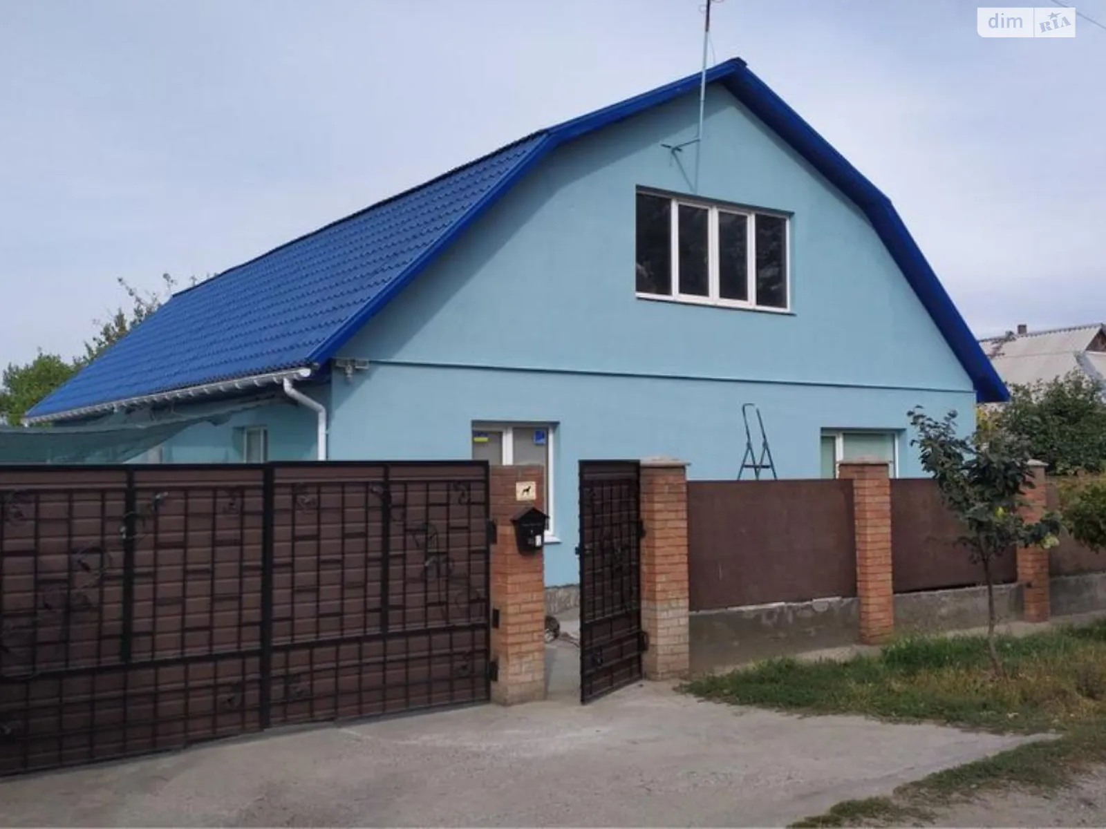 Продается дом на 2 этажа 300 кв. м с садом, цена: 63000 $ - фото 1