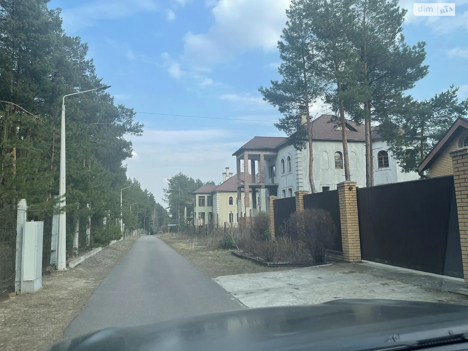 Продается дом на 3 этажа 604 кв. м с садом, цена: 800000 $ - фото 1