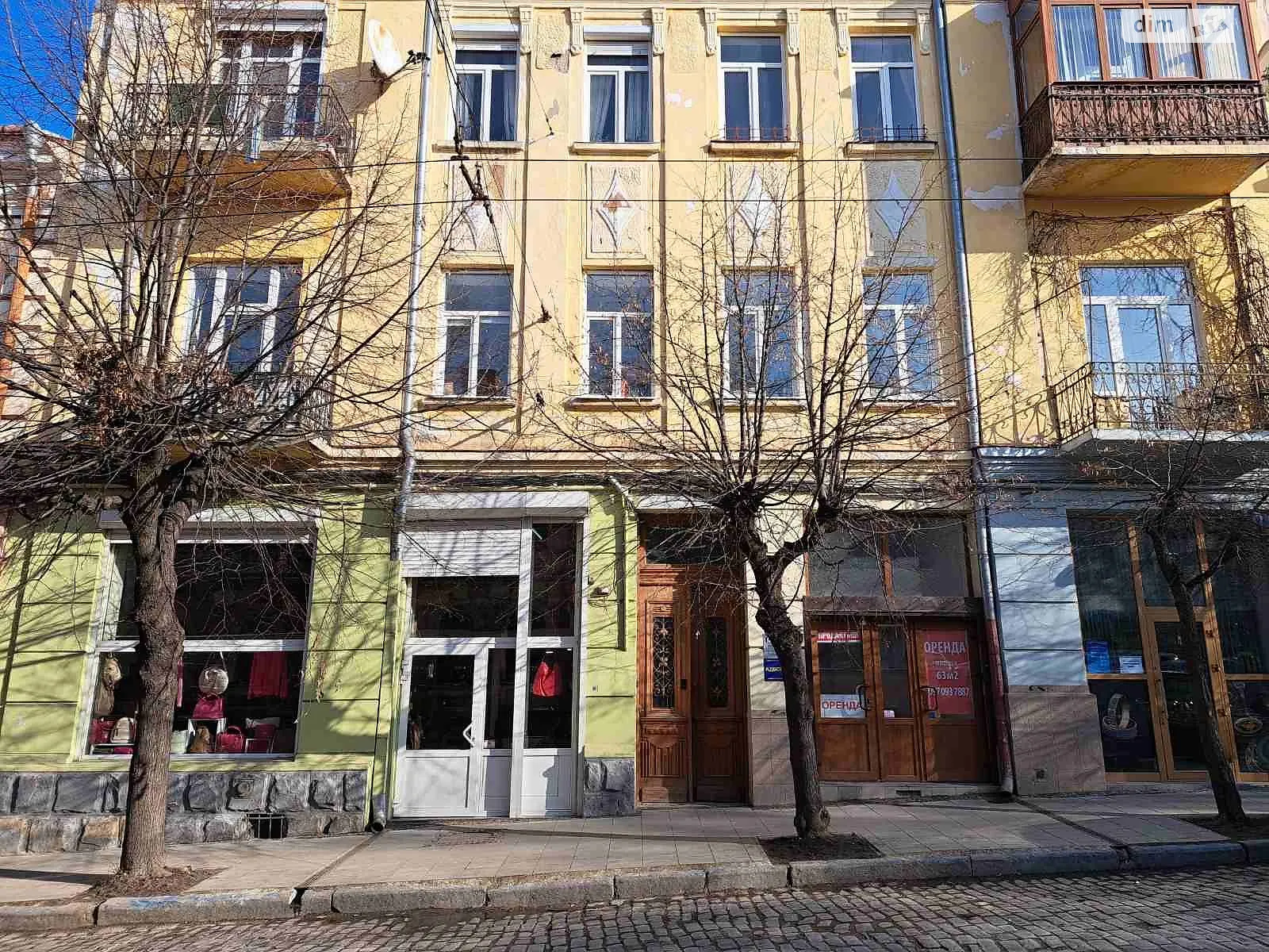 Продается 3-комнатная квартира 98 кв. м в Черновцах - фото 1