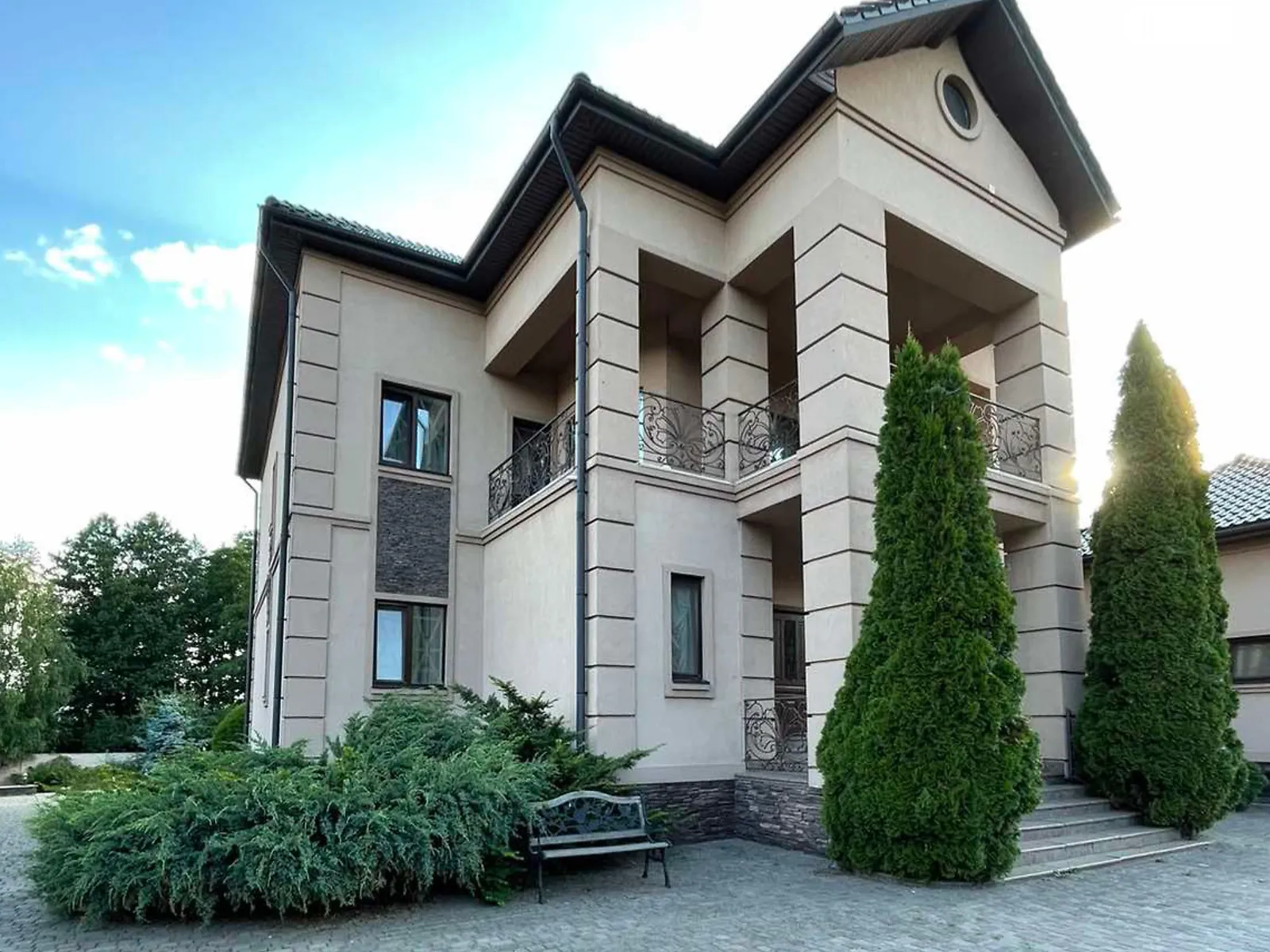Продається будинок 3 поверховий 690.1 кв. м з меблями, цена: 450000 $ - фото 1