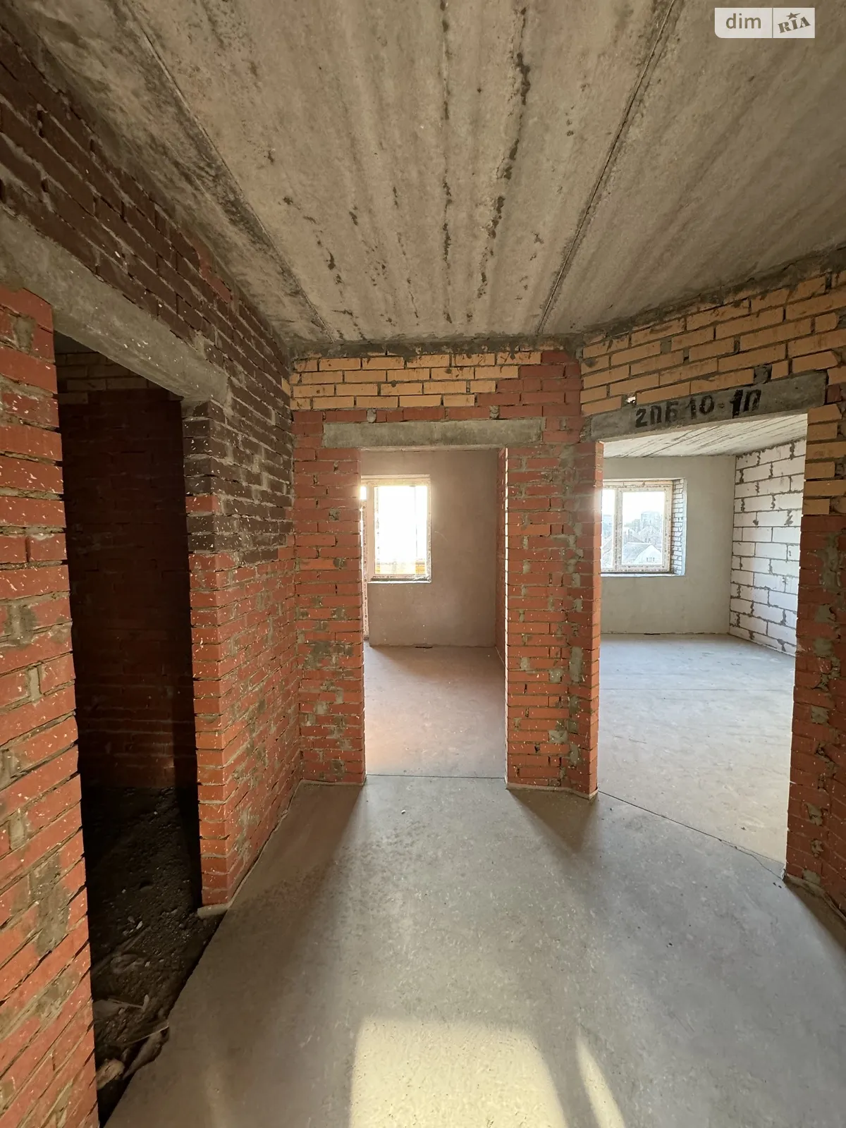 Продается 1-комнатная квартира 49.3 кв. м в Белой Церкви, ул. Запорожская, 17 - фото 1