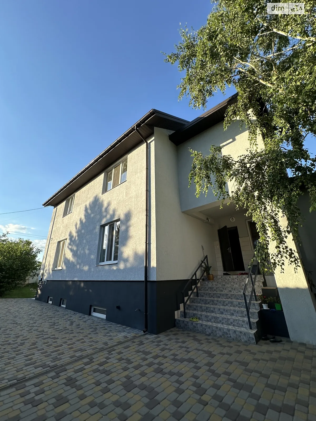 Продается дом на 3 этажа 372 кв. м с баней/сауной, цена: 155000 $ - фото 1