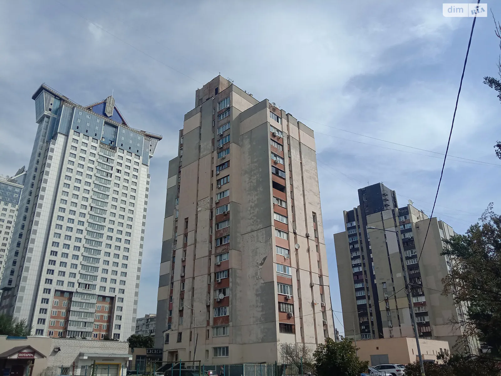 Продається 3-кімнатна квартира 71.7 кв. м у Києві, просп. Павла Тичини, 4 - фото 1