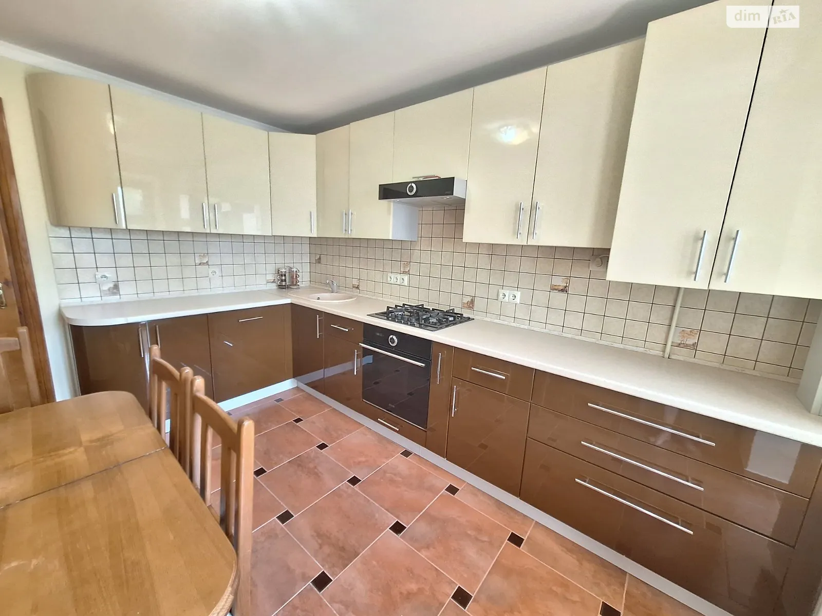 2-комнатная квартира 63 кв. м в Тернополе, ул. Карпенко - фото 1