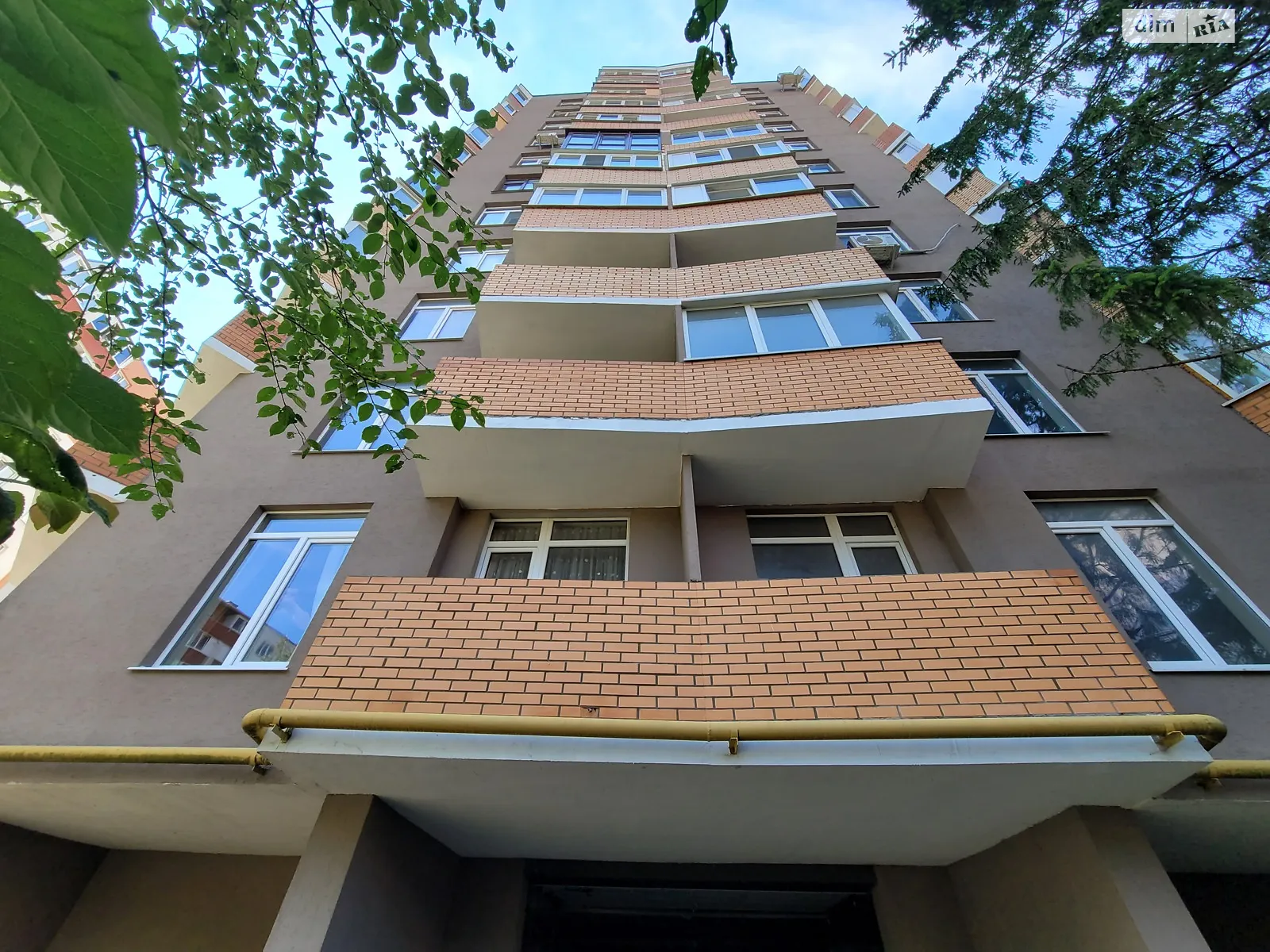 2-кімнатна квартира 73 кв. м у Тернополі, вул. Тролейбусна - фото 1
