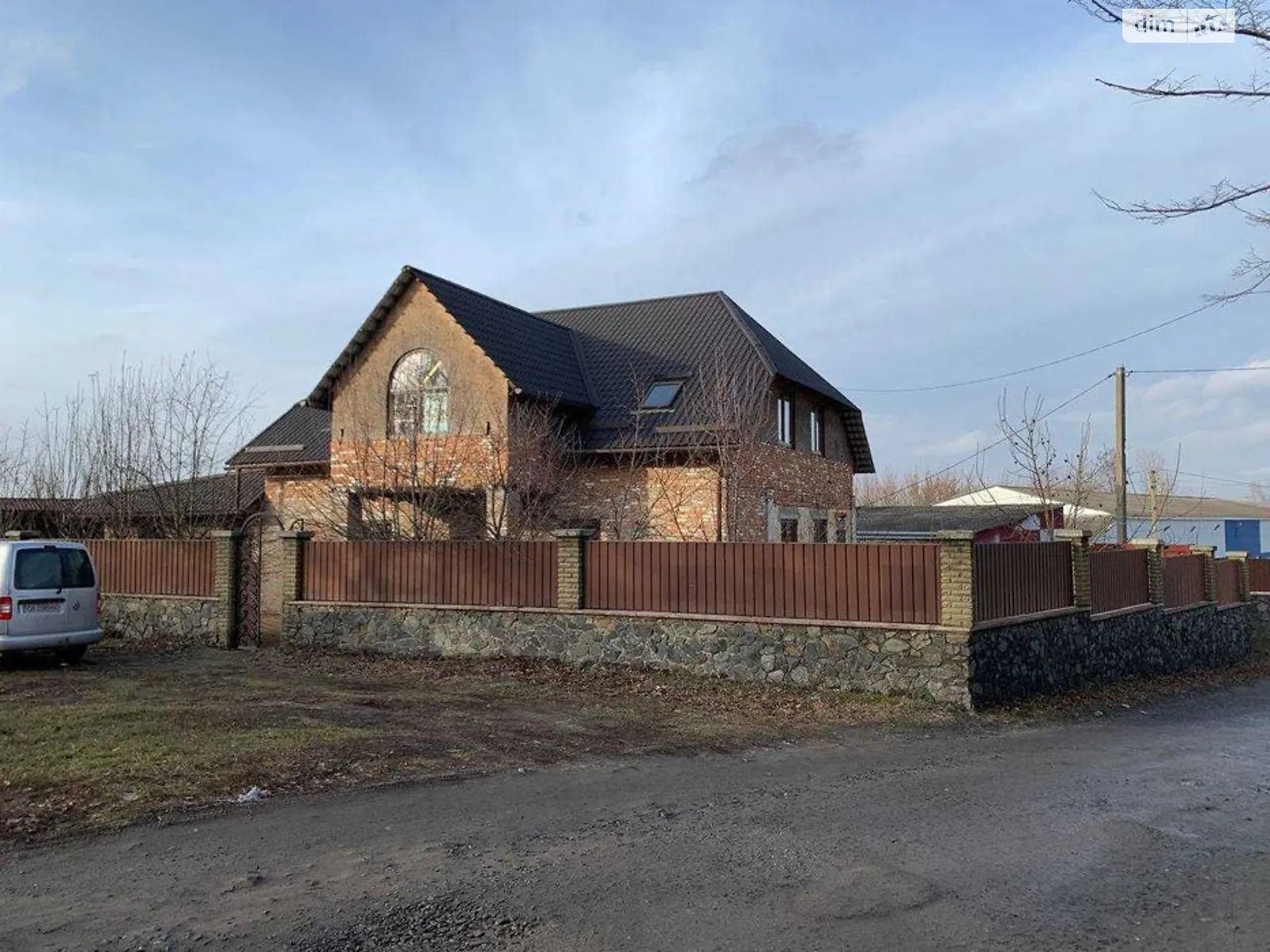Продается дом на 2 этажа 250 кв. м с садом, цена: 80000 $ - фото 1