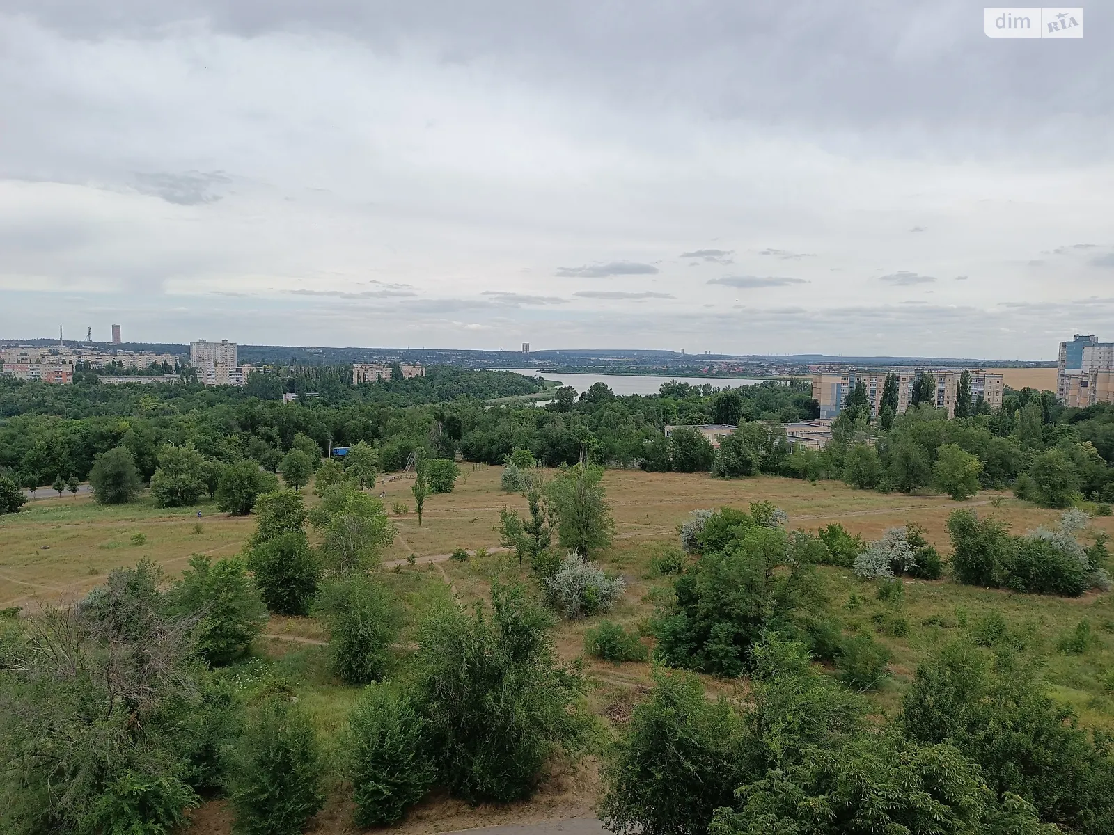 Продається 3-кімнатна квартира 70 кв. м у Кривому Розі, вул. 5-й Зарічний мікрорайон, 65 - фото 1