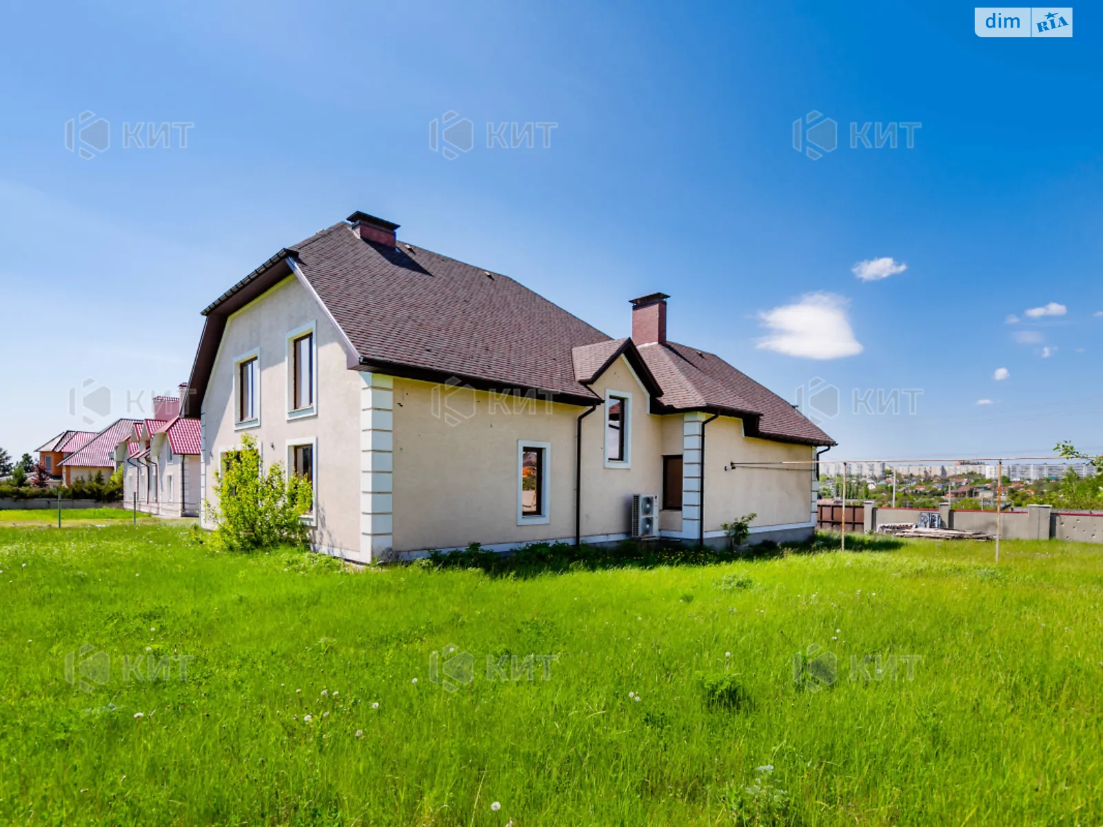 Продается дом на 2 этажа 448.1 кв. м с садом, цена: 150000 $ - фото 1