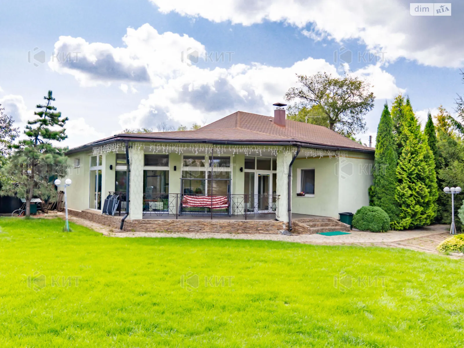 Продається одноповерховий будинок 206.5 кв. м з каміном, цена: 350000 $ - фото 1