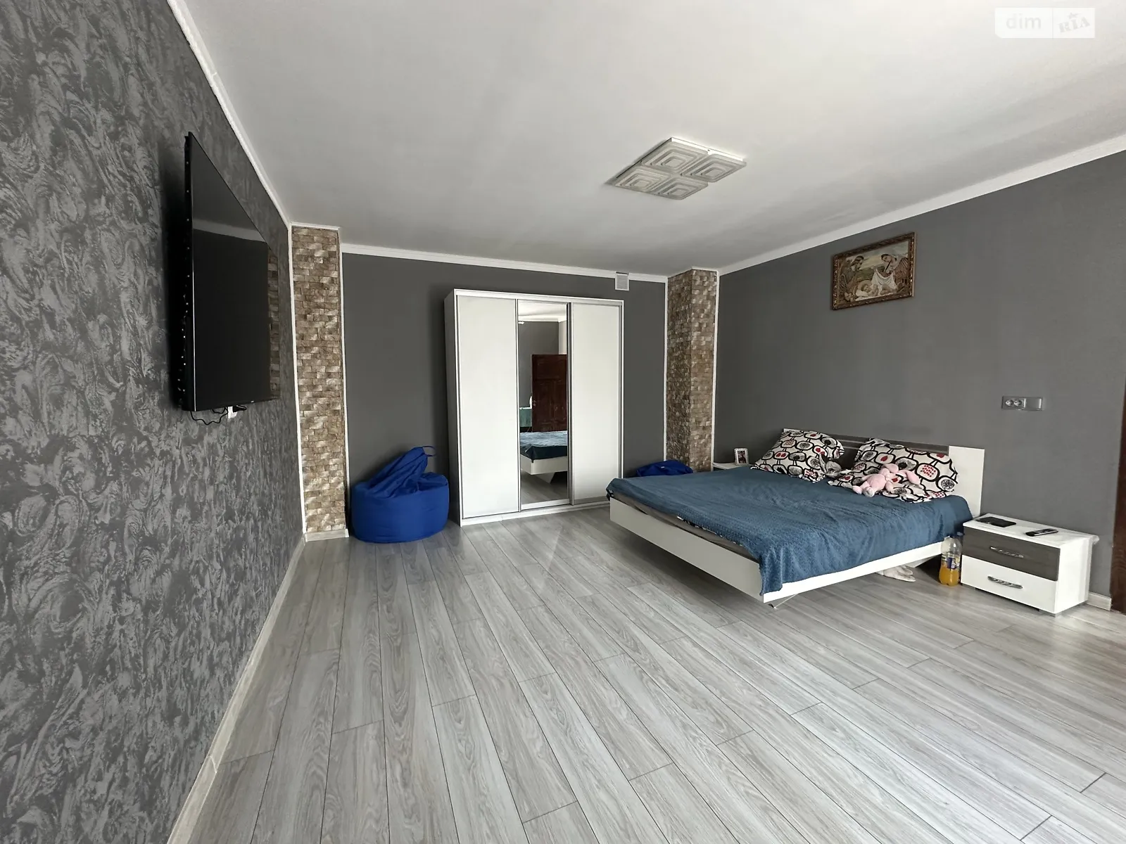 Продается дом на 3 этажа 210 кв. м с подвалом, цена: 80000 $ - фото 1