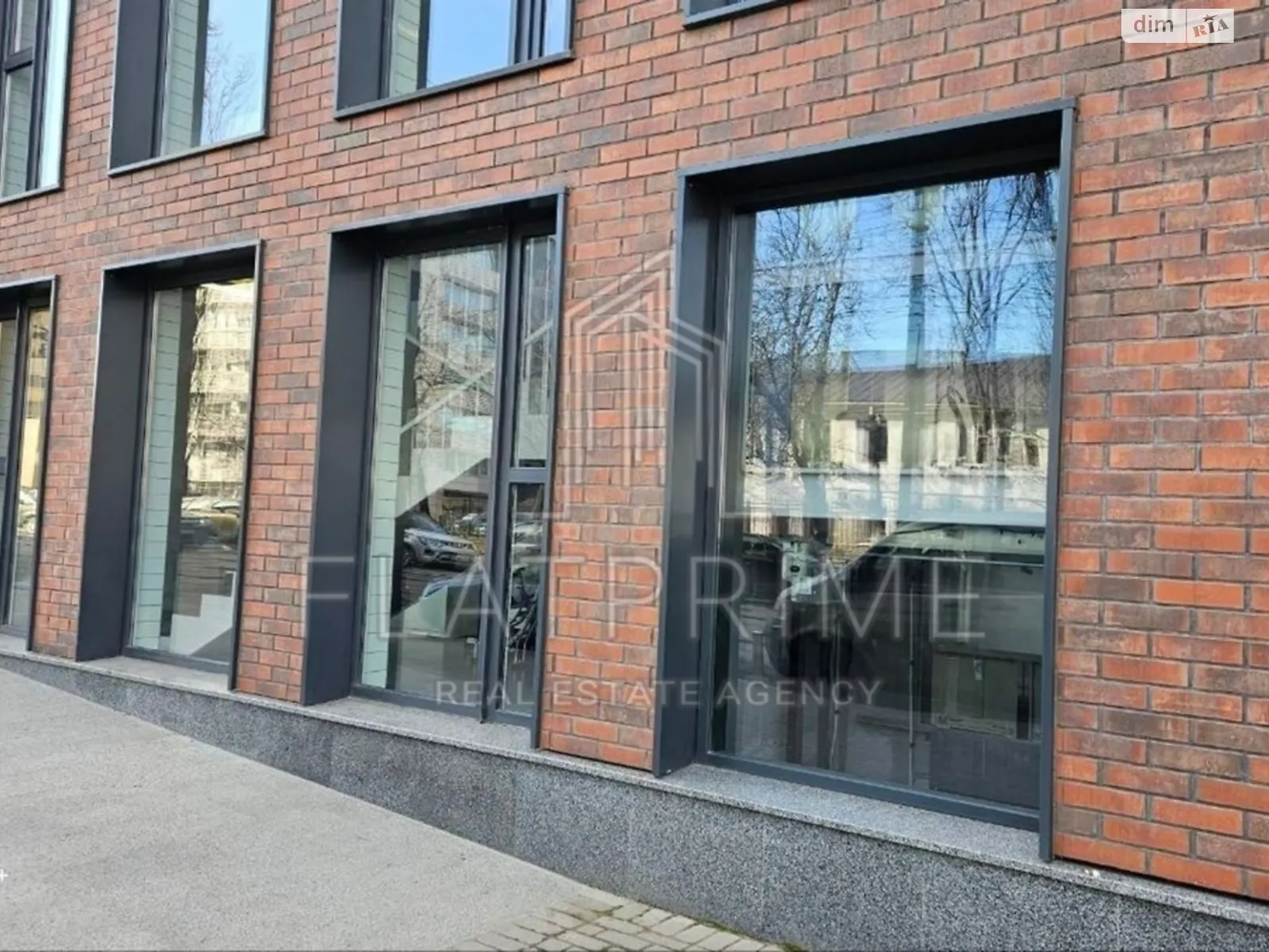 Продается 1-комнатная квартира 47.7 кв. м в Киеве, ул. Кирилловская - фото 1