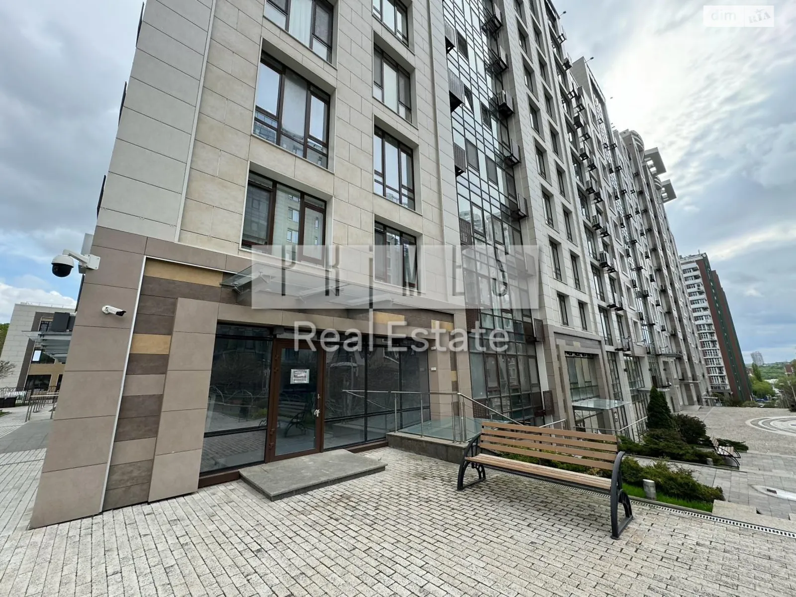 Продается объект сферы услуг 198.4 кв. м в 9-этажном здании, цена: 496000 $ - фото 1