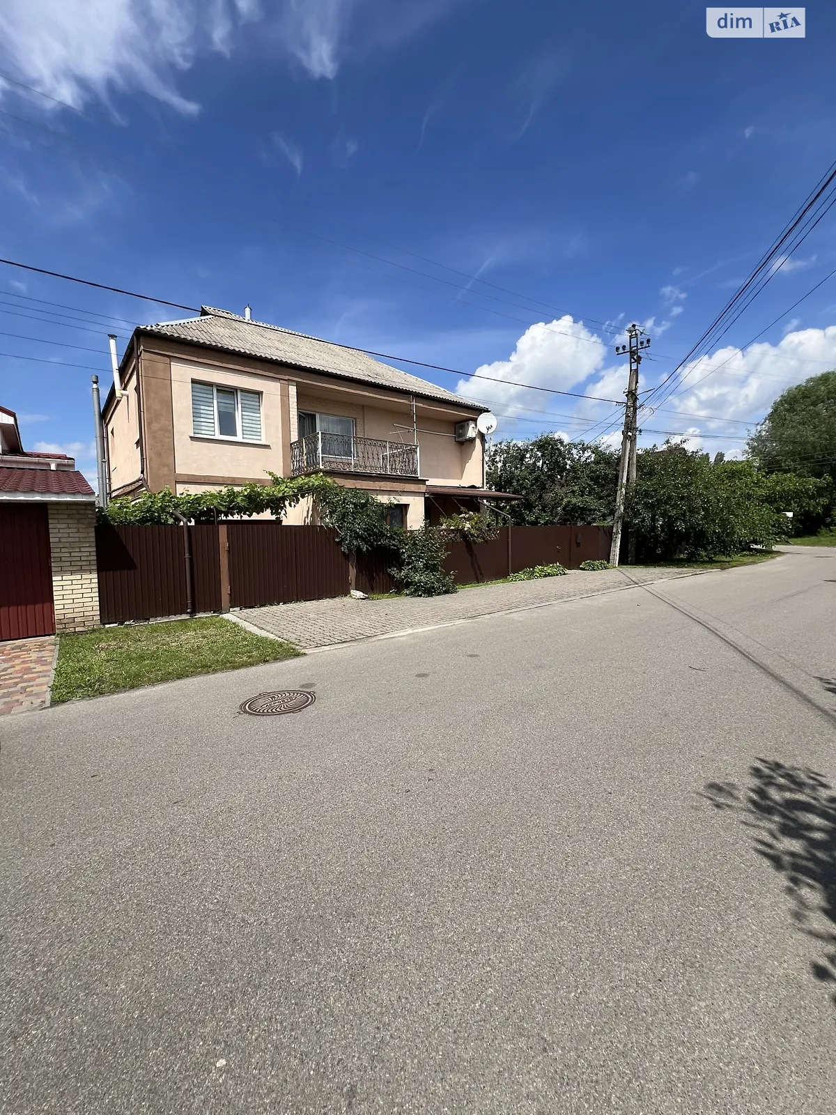 Продается дом на 2 этажа 235 кв. м с баней/сауной, цена: 155000 $ - фото 1