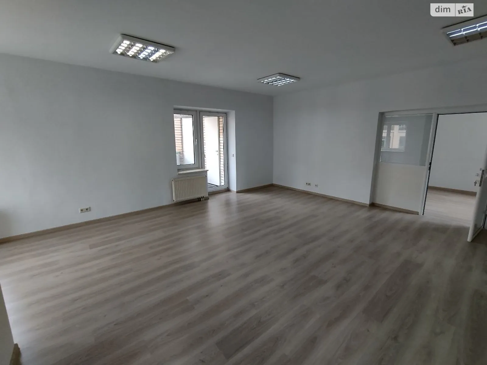 Сдается в аренду офис 184 кв. м в бизнес-центре, цена: 1472 $ - фото 1