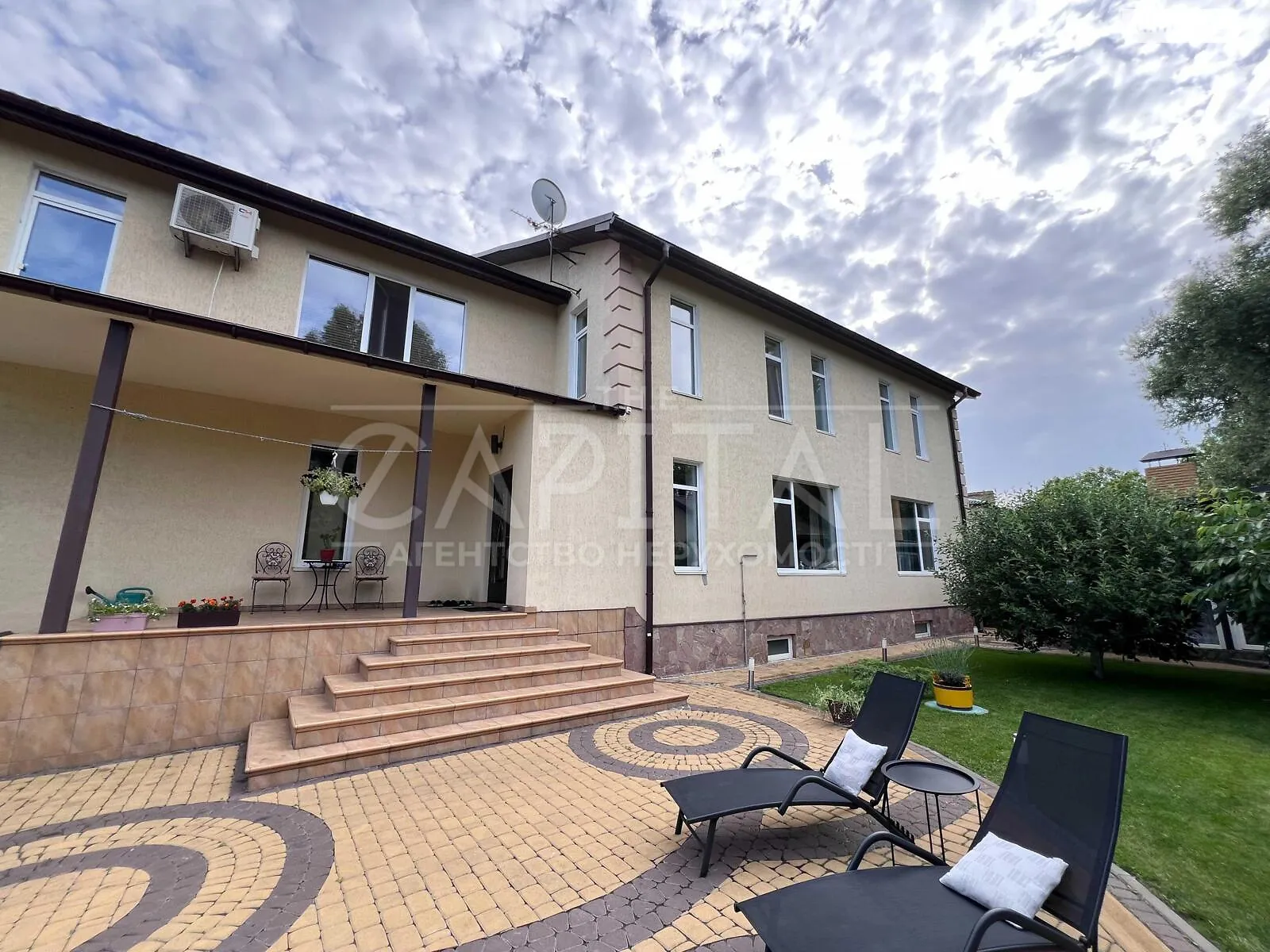 Продается дом на 2 этажа 227 кв. м с беседкой, цена: 230000 $ - фото 1