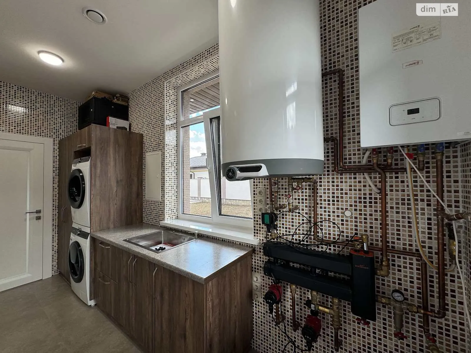 Продається одноповерховий будинок 209 кв. м с басейном, цена: 2700 $ - фото 1