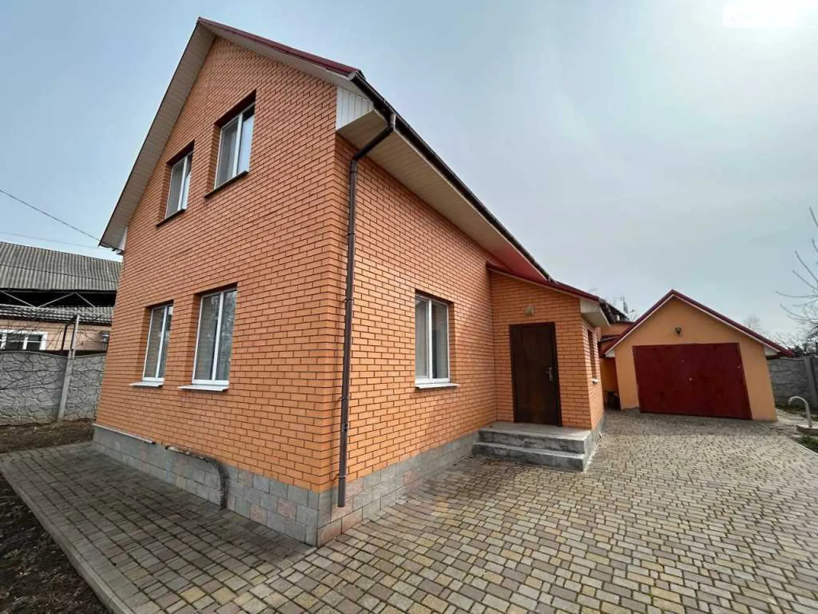 Продается дом на 2 этажа 119 кв. м с беседкой, цена: 94000 $ - фото 1