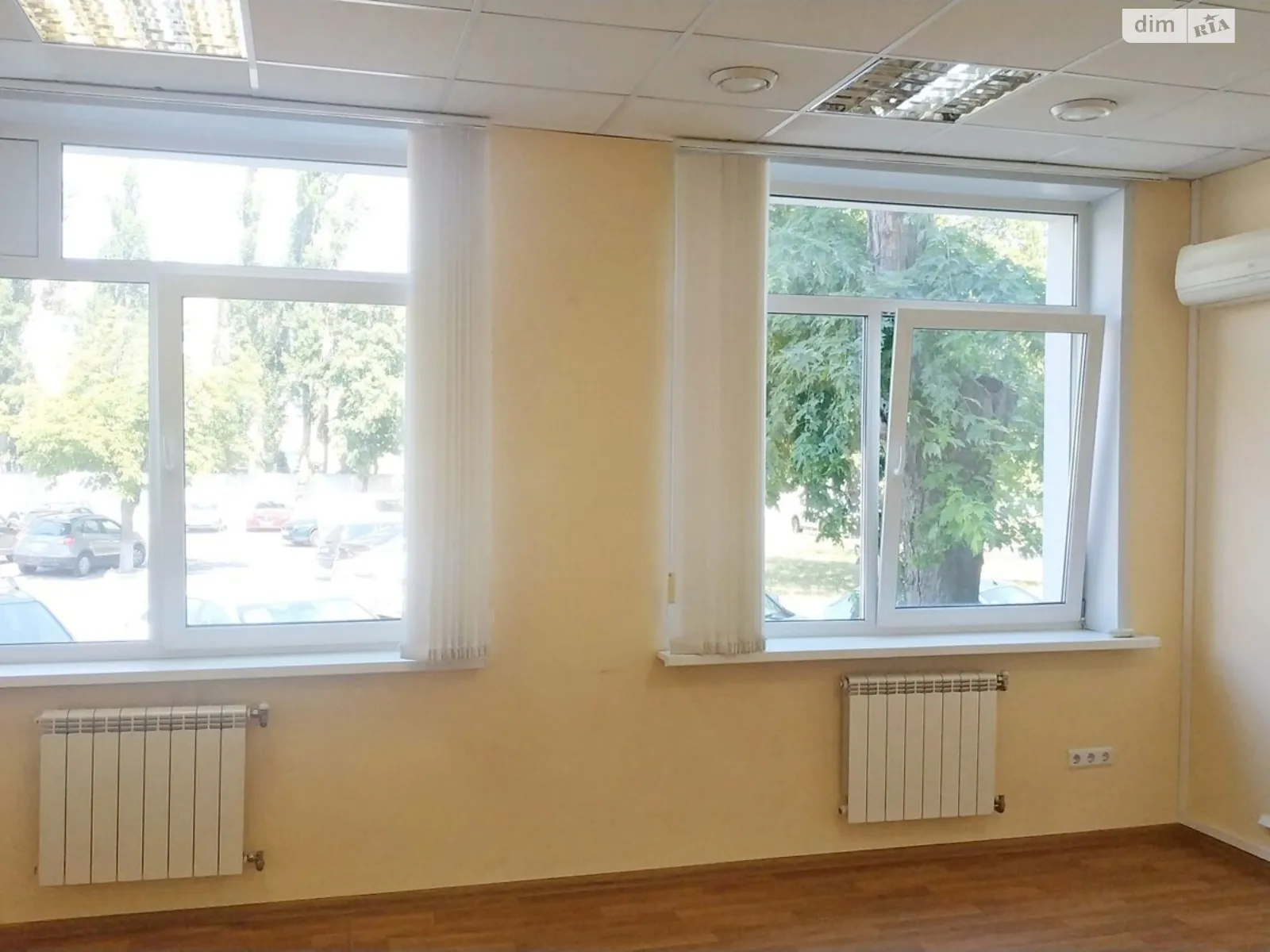 Здається в оренду офіс 28 кв. м в бізнес-центрі, цена: 15755 грн - фото 1