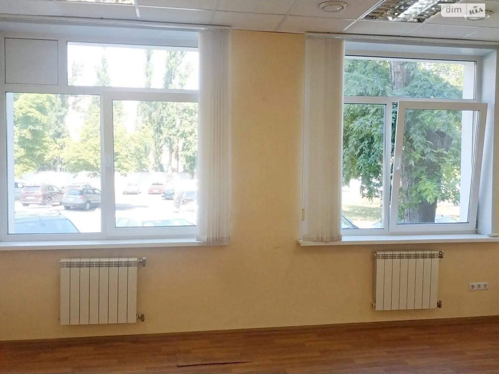 Здається в оренду офіс 28 кв. м в бізнес-центрі, цена: 15765 грн - фото 1