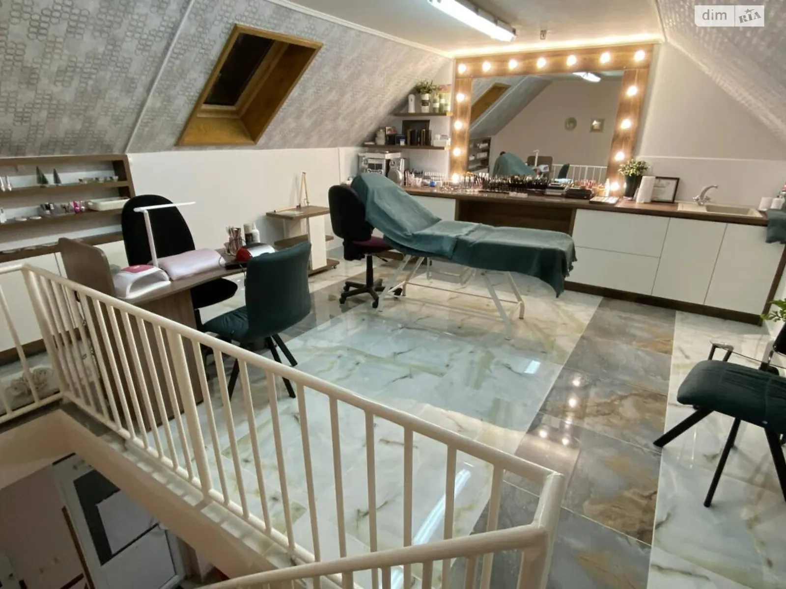Продается объект сферы услуг 42.3 кв. м в 2-этажном здании, цена: 35000 $ - фото 1