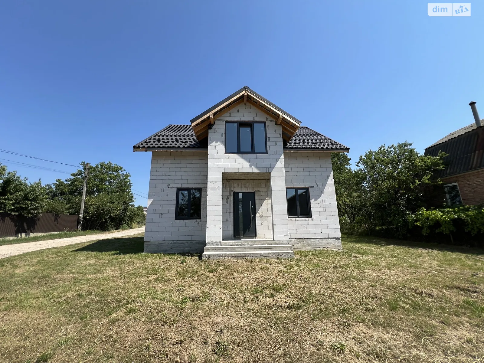 Продается дом на 2 этажа 147 кв. м с камином, цена: 78000 $ - фото 1