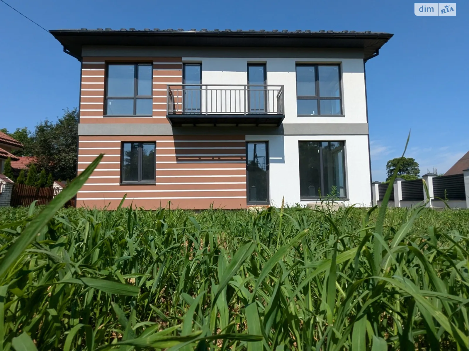 Продается дом на 2 этажа 160 кв. м с бассейном, цена: 135000 $ - фото 1