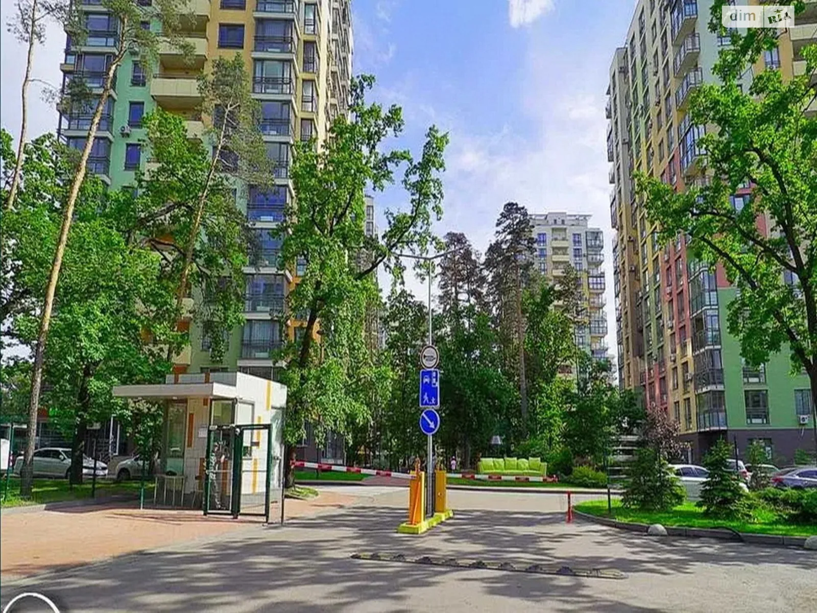 Продается 1-комнатная квартира 52 кв. м в Киеве, ул. Анатолия Петрицкого, 21А - фото 1