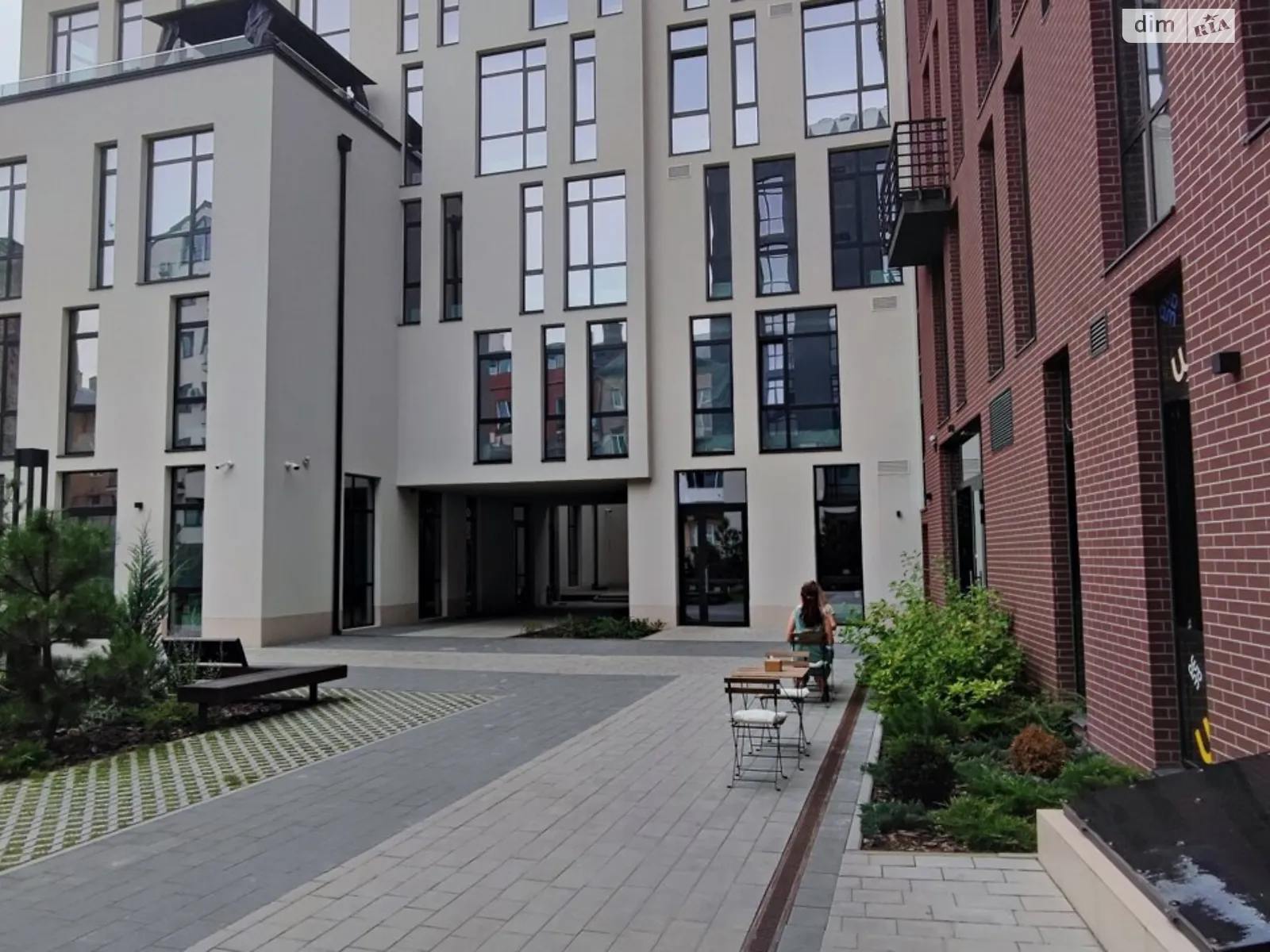Сдается в аренду офис 53 кв. м в бизнес-центре, цена: 716 $ - фото 1