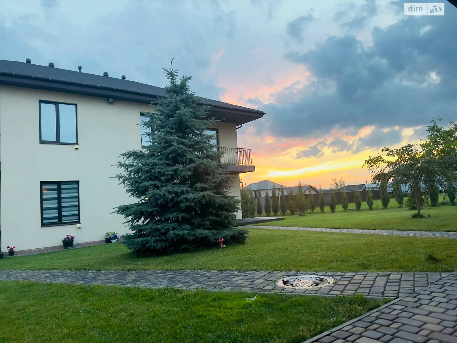 Продається будинок 2 поверховий 285 кв. м з гаражем, цена: 280000 $ - фото 1