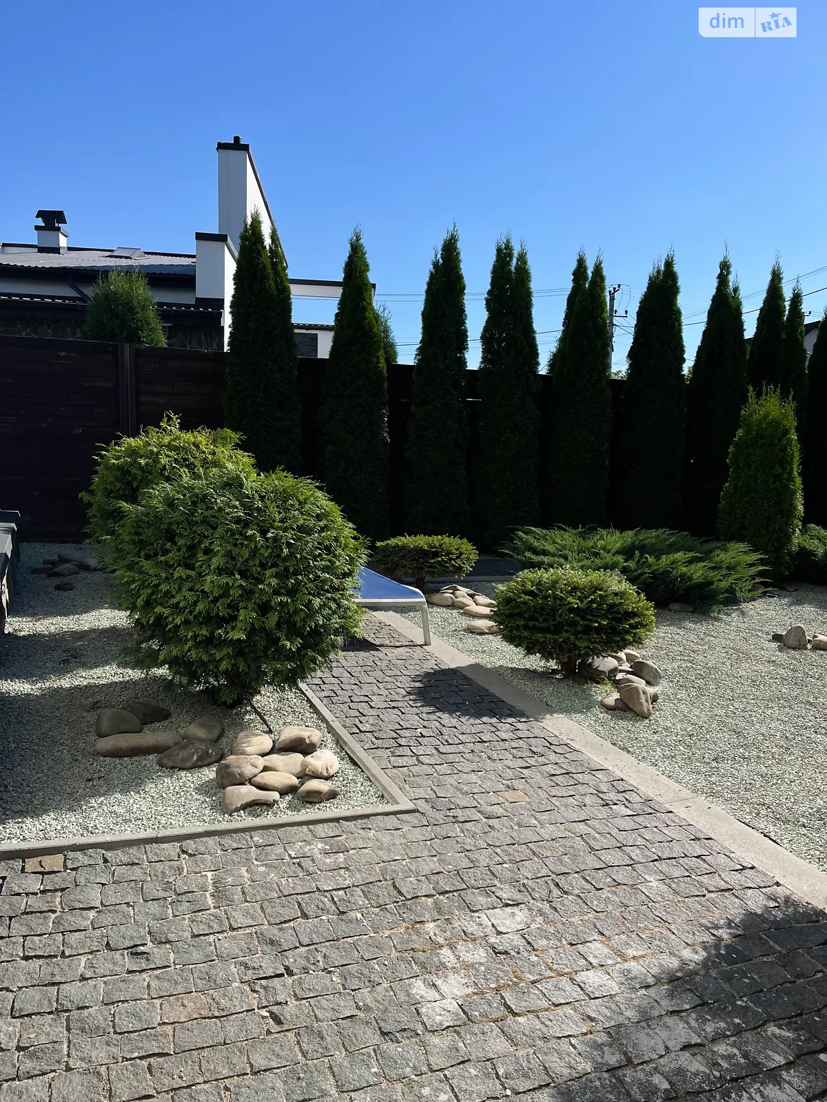 Продается дом на 2 этажа 198 кв. м с гаражом, цена: 220000 $ - фото 1