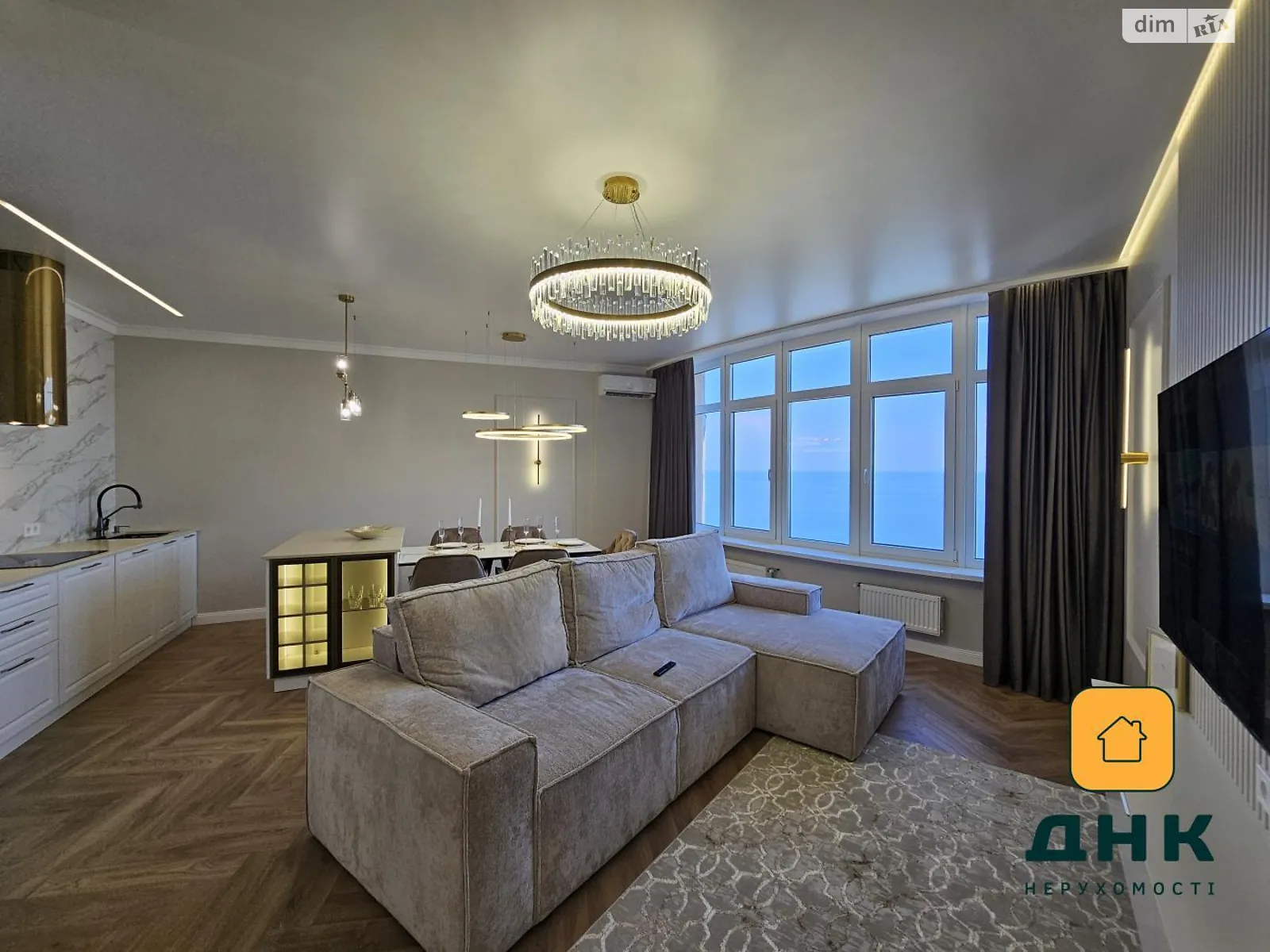 Продается 2-комнатная квартира 95 кв. м в Одессе, ул. Валерия Самофалова, 16А/6 - фото 1