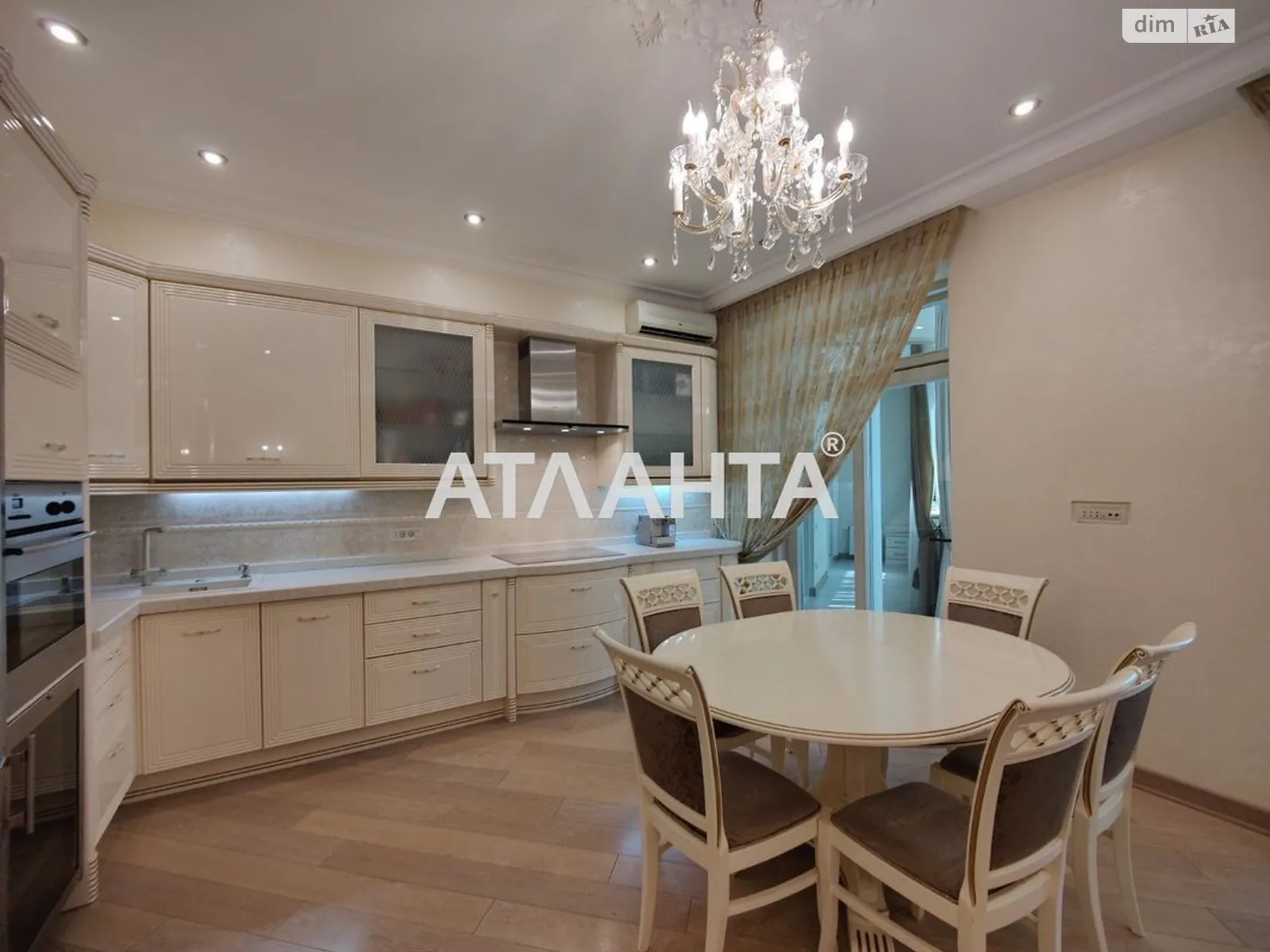 Продається 2-кімнатна квартира 98.5 кв. м у Одесі, вул. Довженка, 6 - фото 1