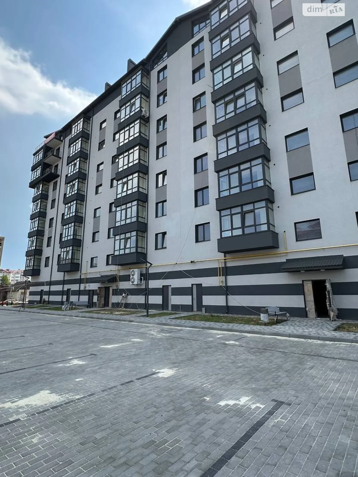 Продается 2-комнатная квартира 64.9 кв. м в Долине, ул. В. Черновола, 9 - фото 1