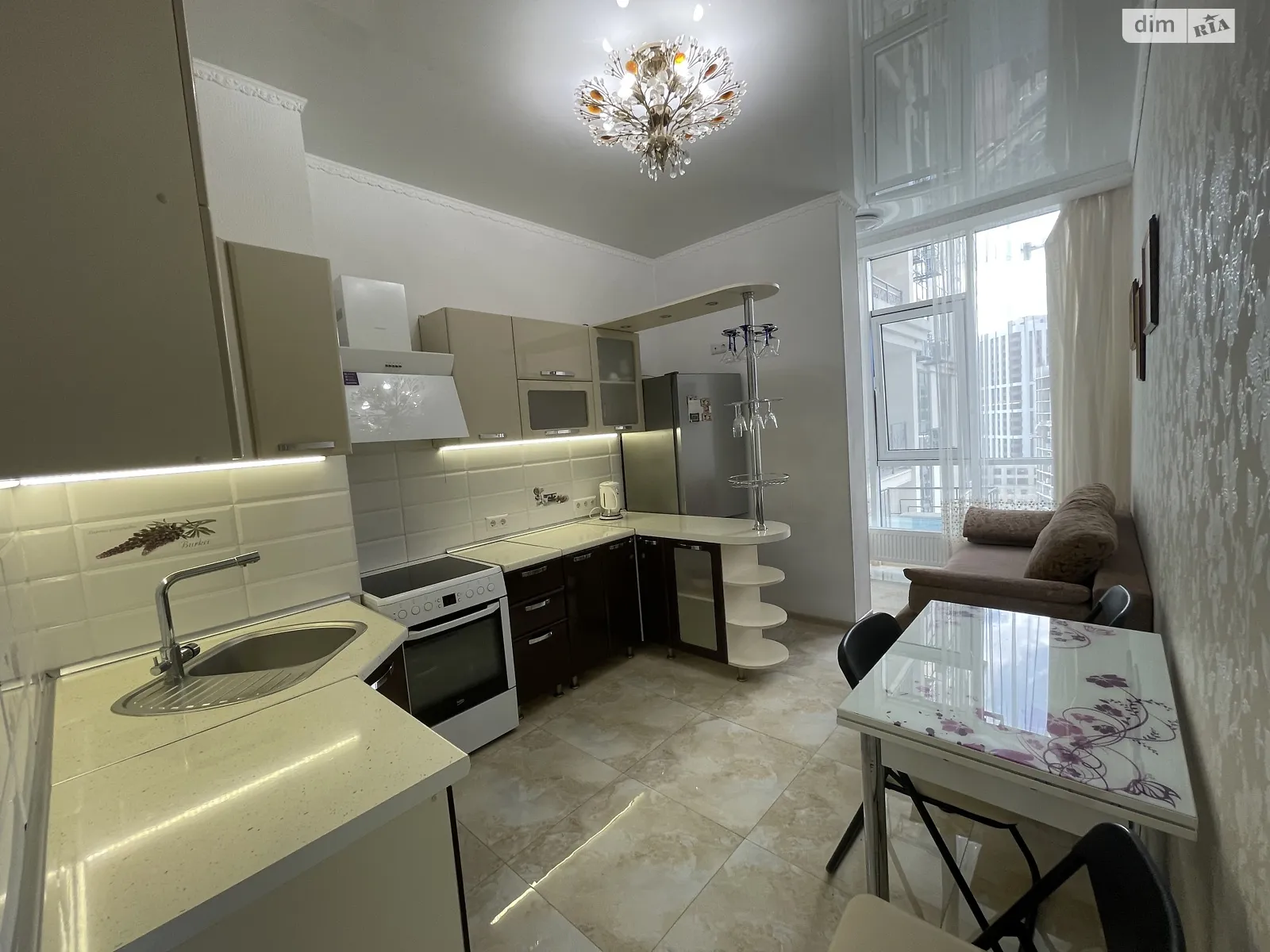 Продается 1-комнатная квартира 49.2 кв. м в Одессе, бул. Французский - фото 1