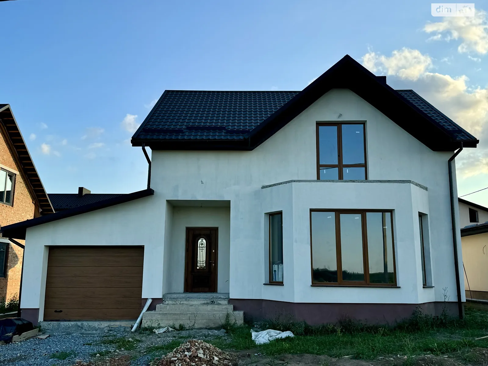 Продается дом на 2 этажа 160 кв. м с садом, цена: 125000 $ - фото 1
