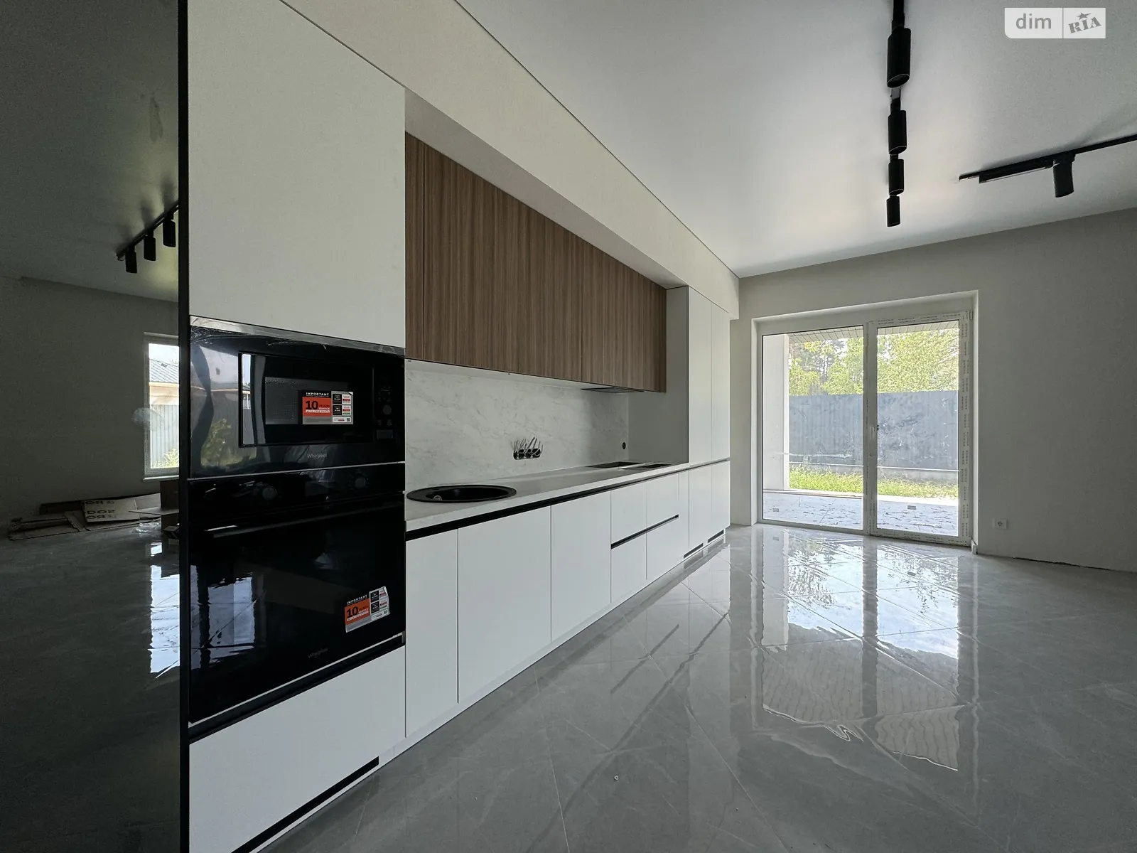 Продається одноповерховий будинок 150 кв. м з каміном, цена: 240000 $ - фото 1