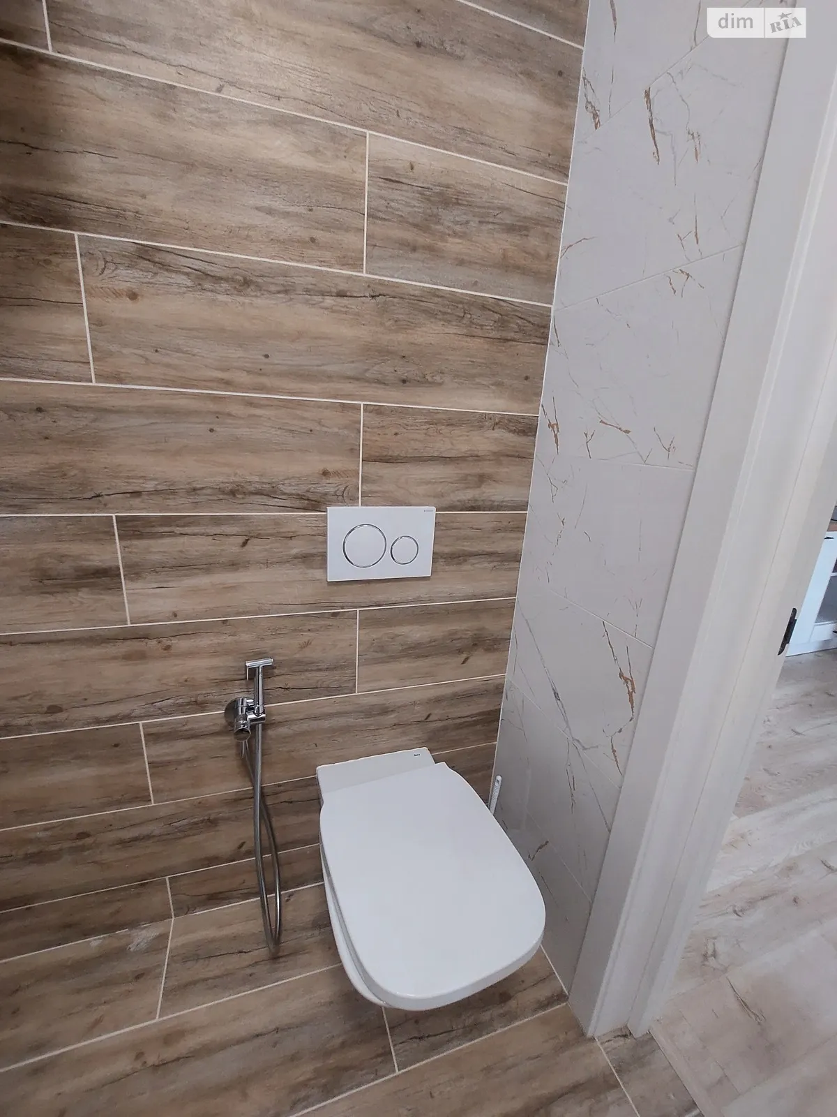 Продается 1-комнатная квартира 27 кв. м в Ужгороде, ул. Легоцкого, 80 - фото 1